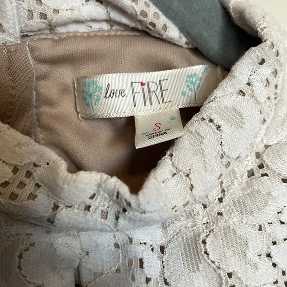 White Lace Halter Tank Top - Picture 6 of 6